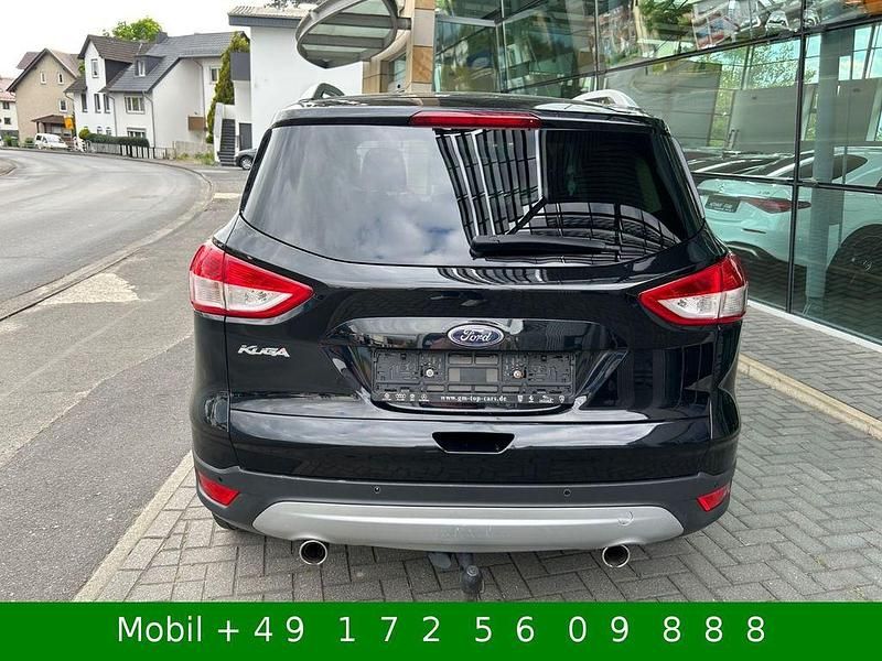 Gebraucht Ford Kuga Trend 150 PS (110 kW) 2015 Schwarz SUV