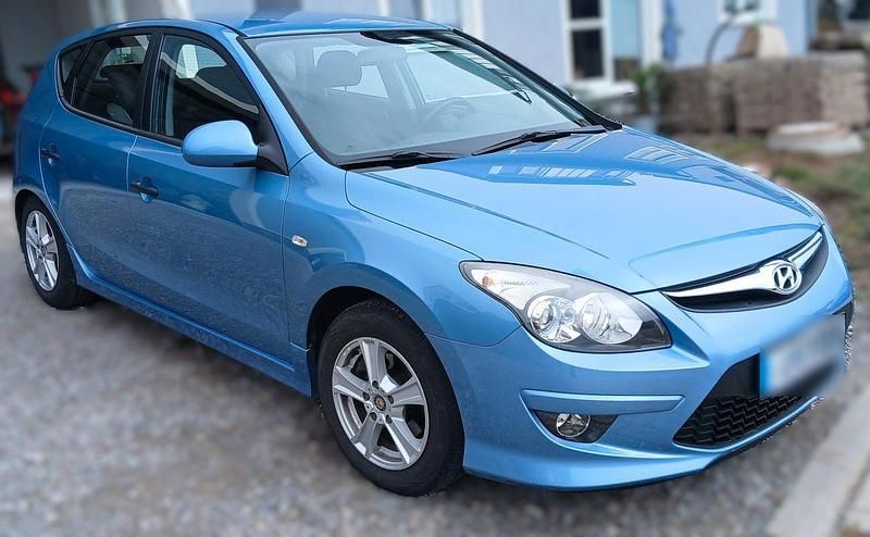 Usata Hyundai i30 110 CV (80 kW) 2011 Blu Utilitaria