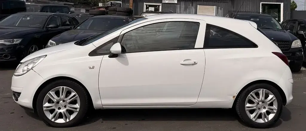 Używany Opel Corsa 60 KM (44 kW) 2008 Biały Hatchback