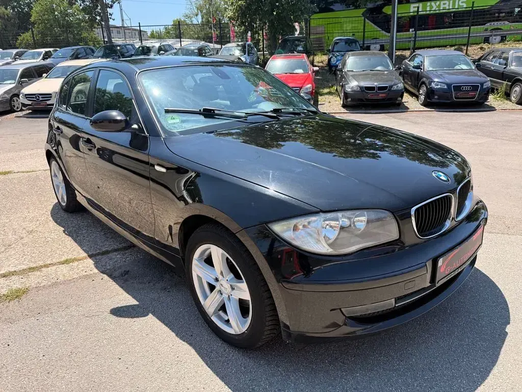 Gebraucht BMW 116 122 PS (89 kW) 2008 Schwarz Kleinwagen