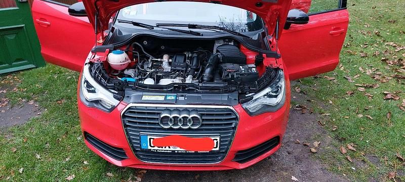 Rot Gebraucht 2012 Audi A1 Sportback Kleinwagen | 7.990 € (Teuer) - Bild 1/4