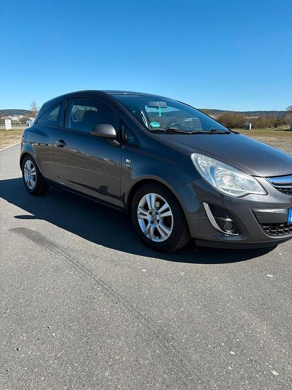 Second-hand Opel Corsa 69 CP (50 kW) 2011 Maro Hatchback