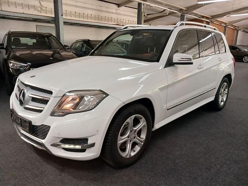 Weiß Gebraucht 2013 Mercedes GLK200 Sport SUV | 19.990 € (Etwas zu teuer) - Bild 1/4