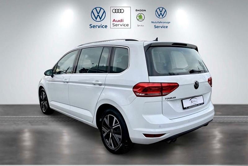 Gebraucht VW Touran Highline 150 PS (110 kW) 2020 Weiß Van / Kleinbus