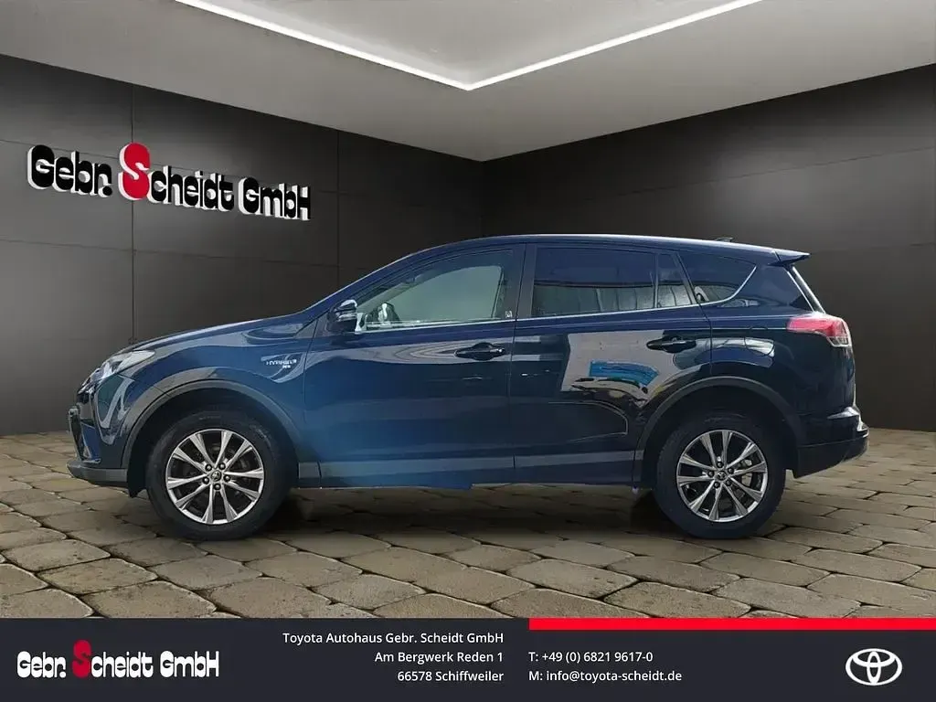 Gebraucht Toyota RAV4 Hybrid Team 197 PS (144 kW) 2018 Blackish ageha blue SUV