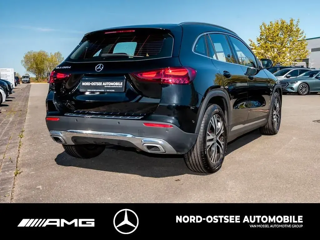 Gebraucht Mercedes GLA200 Progressive 150 PS (110 kW) 2025 Kosmosschwarz metallic SUV