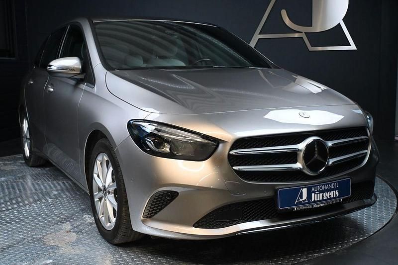 Gebraucht Mercedes B200 163 PS (119 kW) 2020 Silber Van / Kleinbus