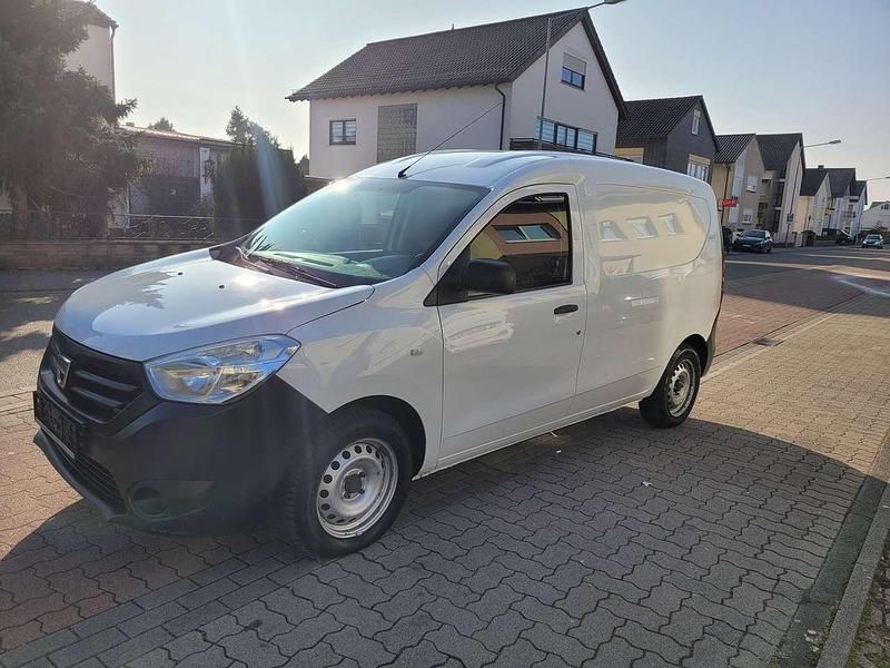 Gebraucht Dacia Dokker Basis 83 PS (61 kW) 2014 Gletscherweiss Van / Kleinbus