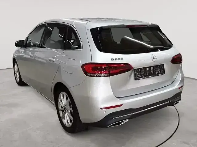 Gebraucht Mercedes B200 Progressive 163 PS (119 kW) 2021 Silber Kleinwagen