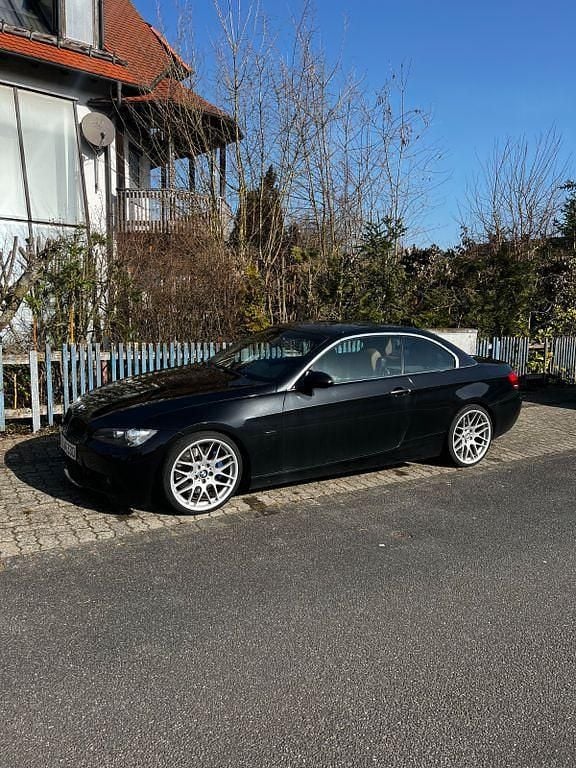 Gebraucht BMW 330 Cabriolet 278 PS (204 kW) 2007 Schwarz Cabrio