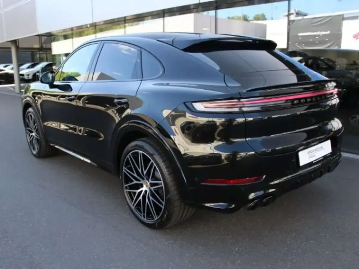Gebraucht Porsche Cayenne S 475 PS (349 kW) 2024 Chromitschwarzmetallic SUV