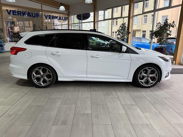 Gebraucht Ford Focus ST 250 PS (183 kW) 2017 Weiß Kombi