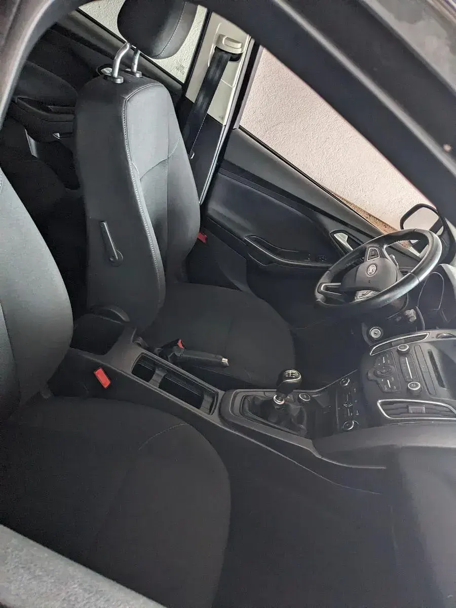 Gebraucht Ford Focus Business Edition 125 PS (91 kW) 2017 Blau Kombi