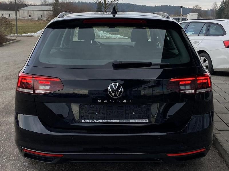 Gebraucht VW Passat 150 PS (110 kW) 2022 Schwarz Kombi