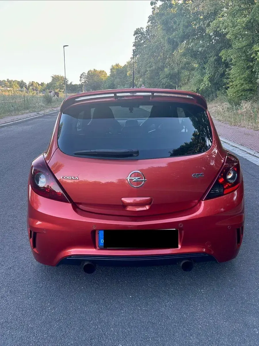 Gebraucht Opel Corsa Edition 211 PS (155 kW) 2012 Orange Kleinwagen