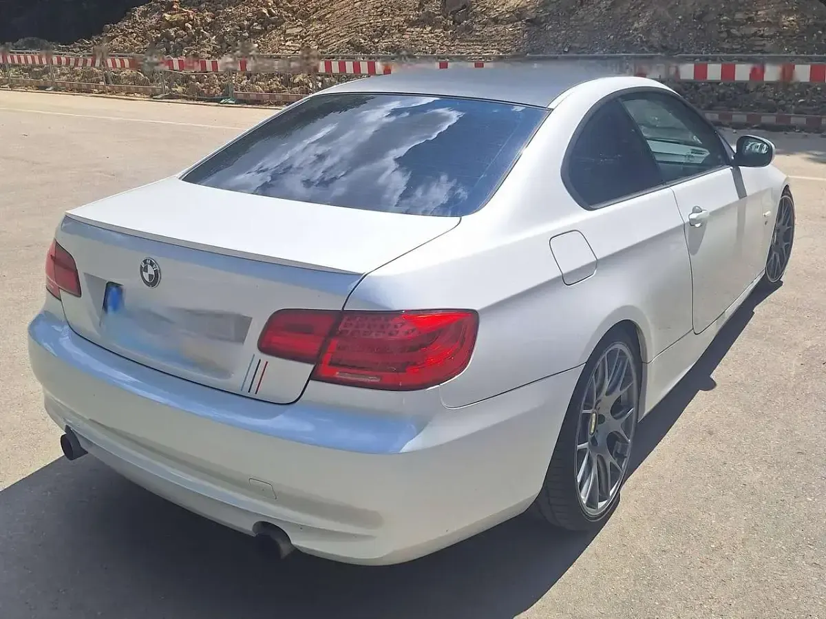 Gebraucht BMW 335 M Sport 306 PS (225 kW) 2011 Weiß Coupé