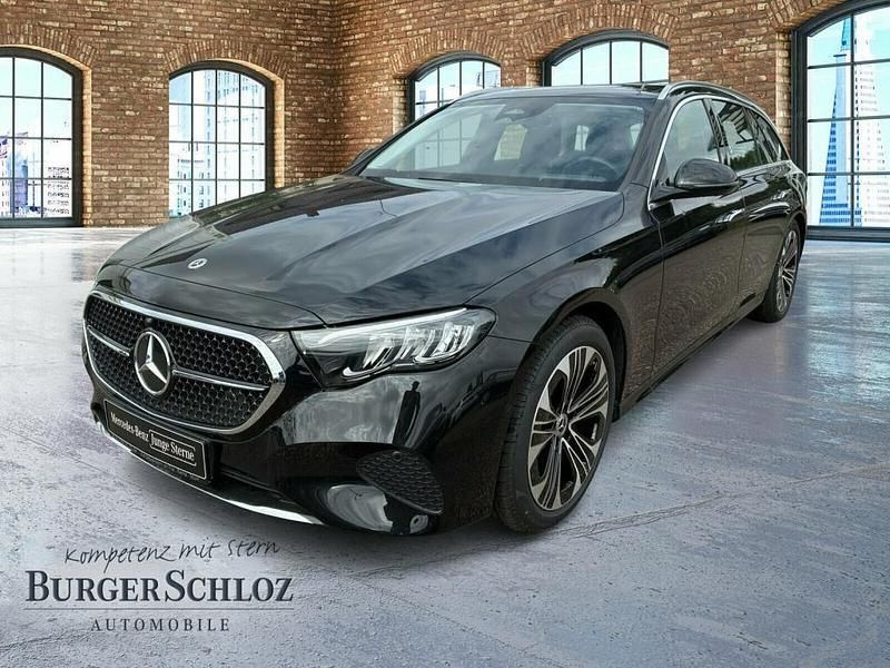 Metalliclack obsidianschwarz Gebraucht 2024 Mercedes E220 Kombi | 45.800 € (Superpreis) - Bild 1/4