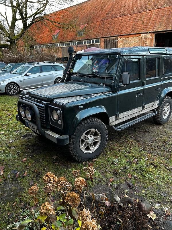 Grün Gebraucht 2003 Land Rover Defender SUV | 25.000 € - Bild 1/4