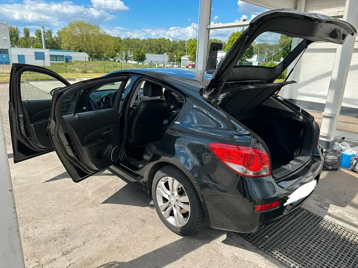 Używany Chevrolet Cruze 2013 Czarny Kombi