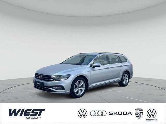 Reflexsilber metallic Gebraucht 2021 VW Passat Business Kombi | 22.950 € (Fairer Preis) - Bild 1/4