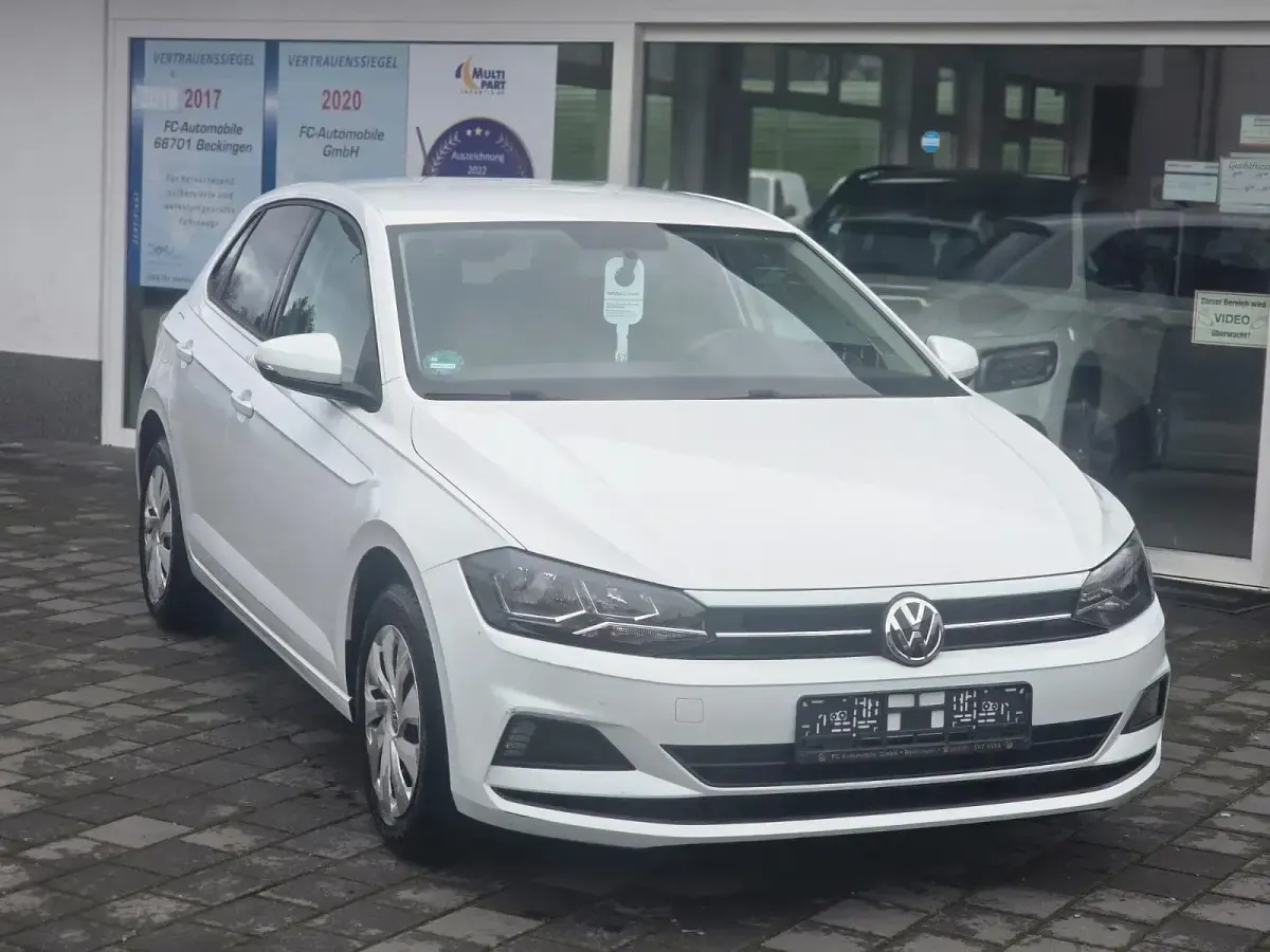 Gebraucht VW Polo Comfortline 65 PS (47 kW) 2018 Weiß Kleinwagen