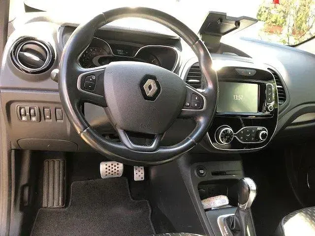 Używany Renault Captur 150 KM (110 kW) 2019 Pomarańczowy SUV