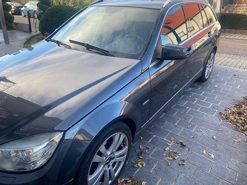 Gebraucht Mercedes C350 231 PS (169 kW) 2010 Grau Kombi