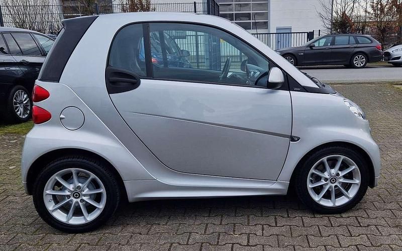 Gebraucht Smart ForTwo Coupé 71 PS (52 kW) 2015 Cool silver metallic Kleinwagen