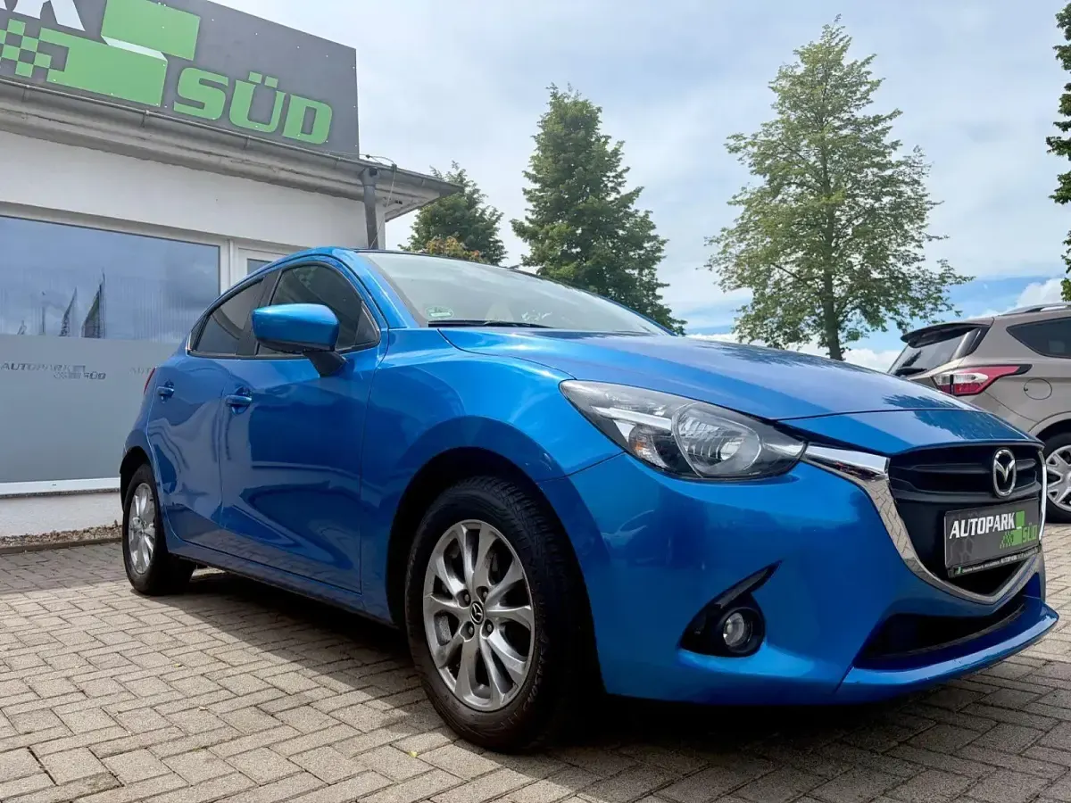 Gebraucht Mazda 2 Exclusive-Line 90 PS (66 kW) 2015 Blau Kleinwagen