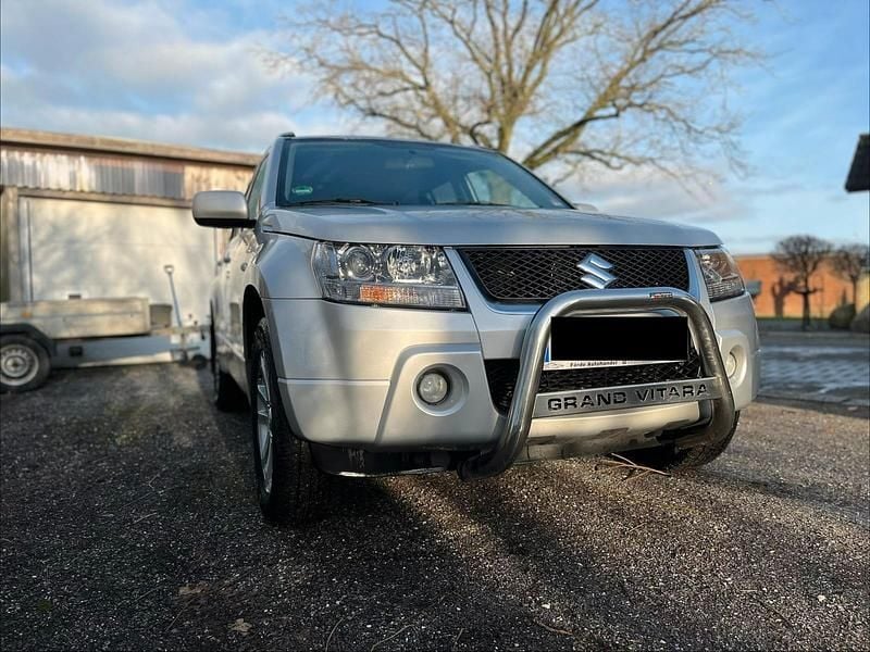 Gebraucht Suzuki Grand Vitara 129 PS (94 kW) 2008 Silber SUV