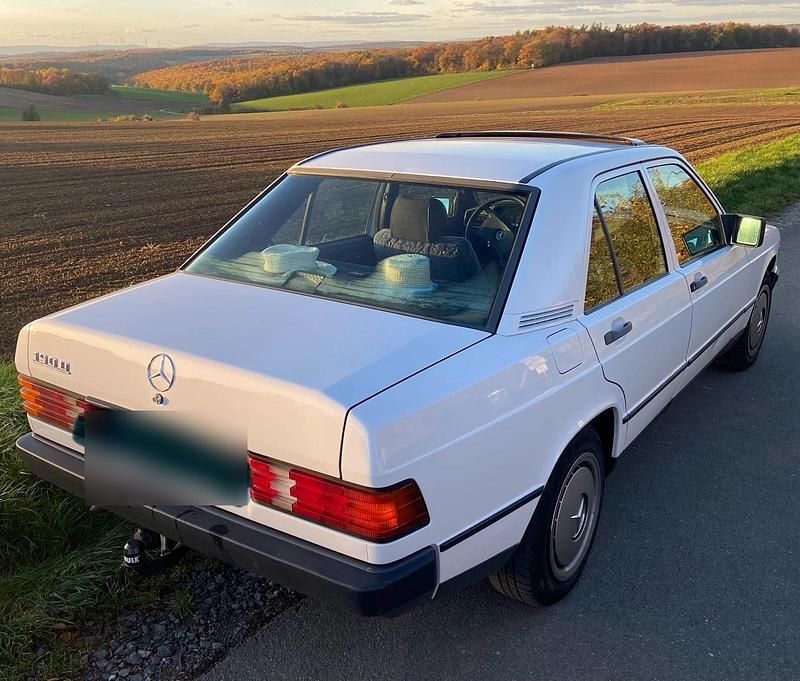 Gebraucht Mercedes 190 72 PS (52 kW) 1988 Weiß Limousine