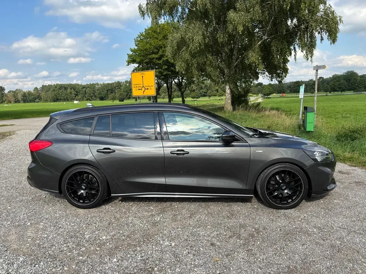 Gebraucht Ford Focus ST-Line 150 PS (110 kW) 2018 Grau Kombi