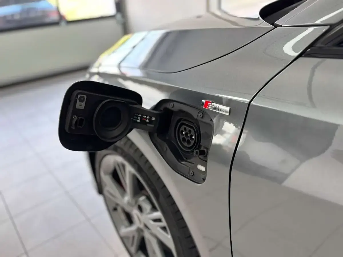 Gebraucht Audi A3 e-tron S-Line 245 PS (180 kW) 2022 Daytonagrau Kleinwagen