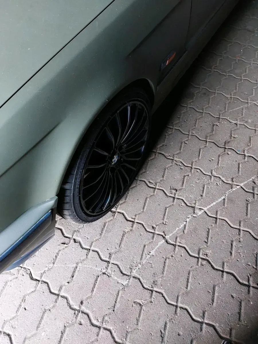 Gebraucht BMW 524 150 PS (110 kW) 1994 Grün Limousine