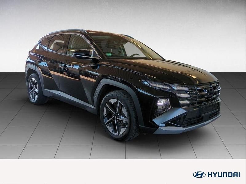 Gebraucht Hyundai Tucson Trend 160 PS (117 kW) 2025 Abyss black / met SUV