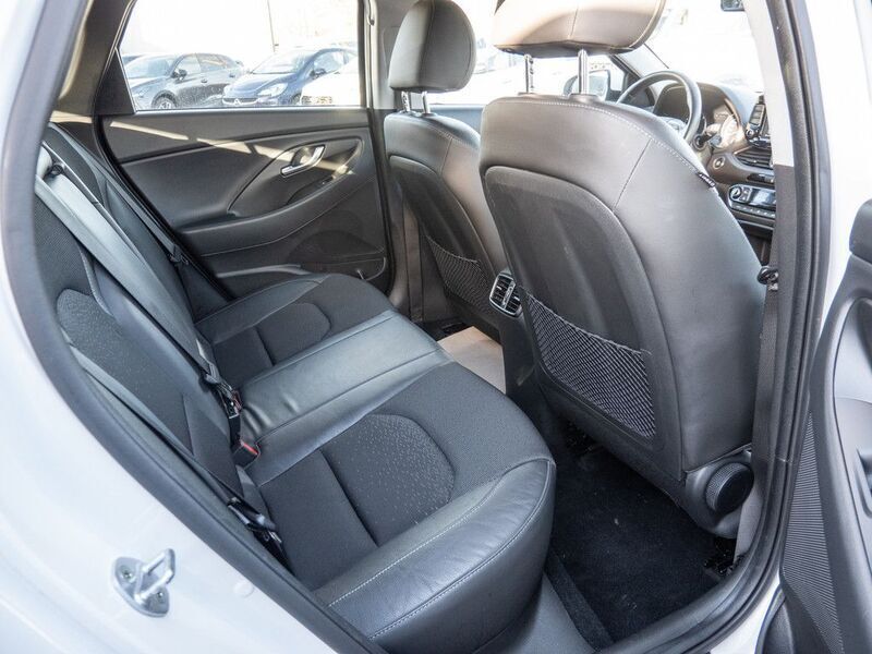 Gebraucht Hyundai i30 Premium 140 PS (102 kW) 2019 Weiß Kombi