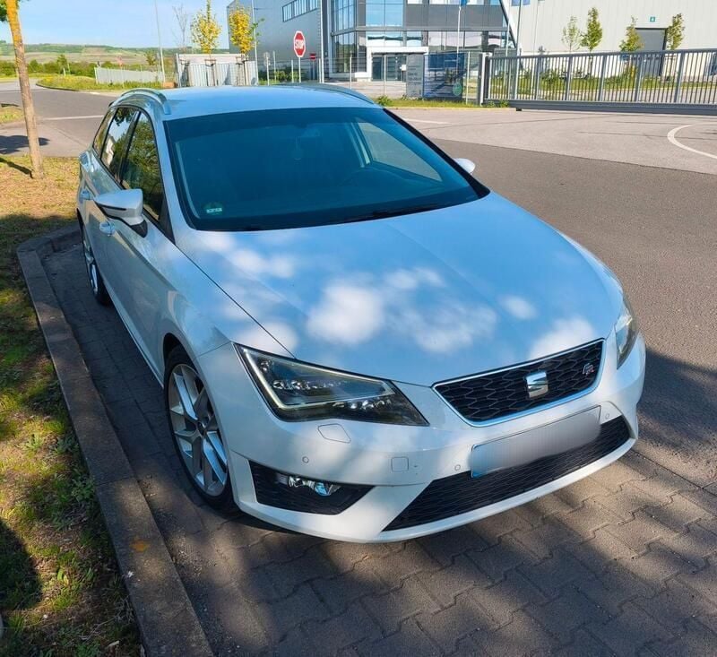 Weiß Gebraucht 2014 Seat Leon ST FR Kombi | 12.500 € (Fairer Preis) - Bild 1/4