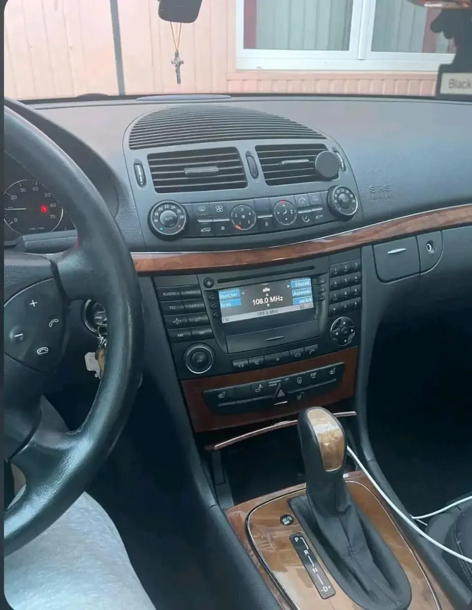 Gebraucht Mercedes E200 2003 Grau Limousine