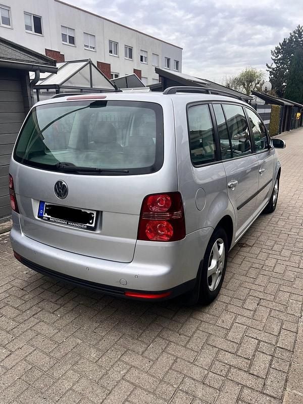 Gebraucht VW Touran Highline 140 PS (102 kW) 2008 Silber Van / Kleinbus