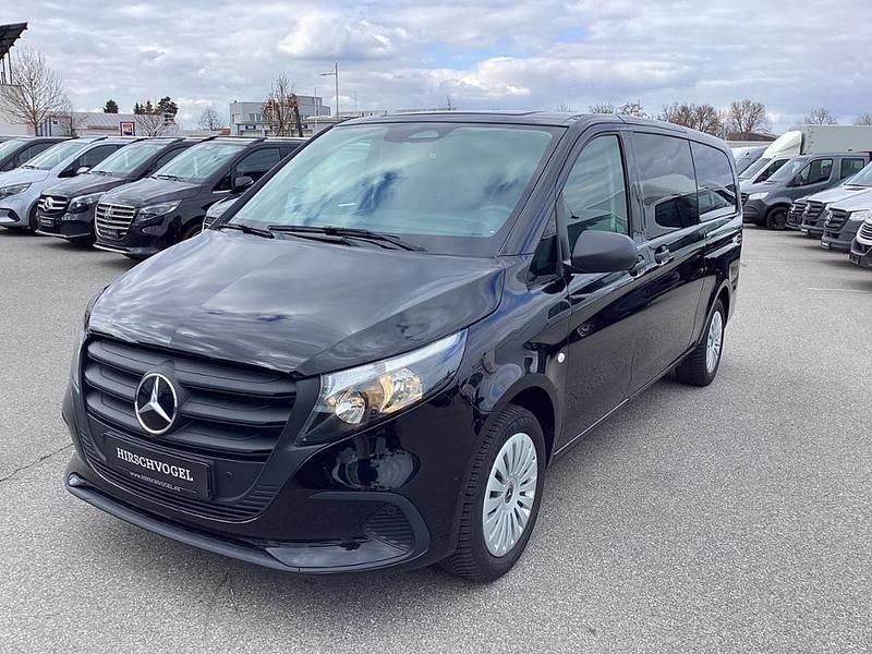 Gebraucht Mercedes Vito 163 PS (119 kW) 2024 Obsidianschwarz metallic Van