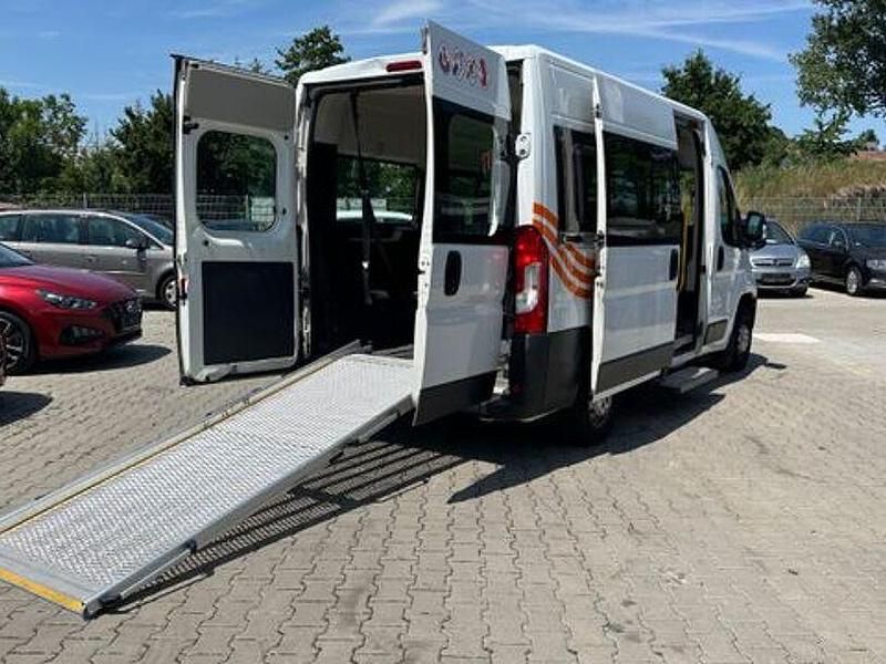 Gebraucht Peugeot Boxer 138 PS (101 kW) 2018 Weiß Van