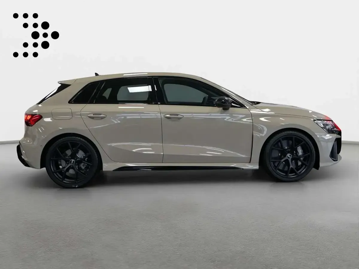 Second-hand Audi RS3 400 CP (294 kW) 2026 Maro Berlinǎ