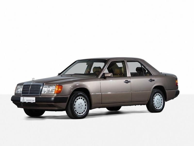 Gebraucht Mercedes E300 179 PS (131 kW) 1993 Braun Limousine