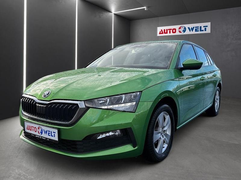 Grün Gebraucht 2020 Skoda Scala Active Kleinwagen | 14.990 € (Fairer Preis) - Bild 1/4