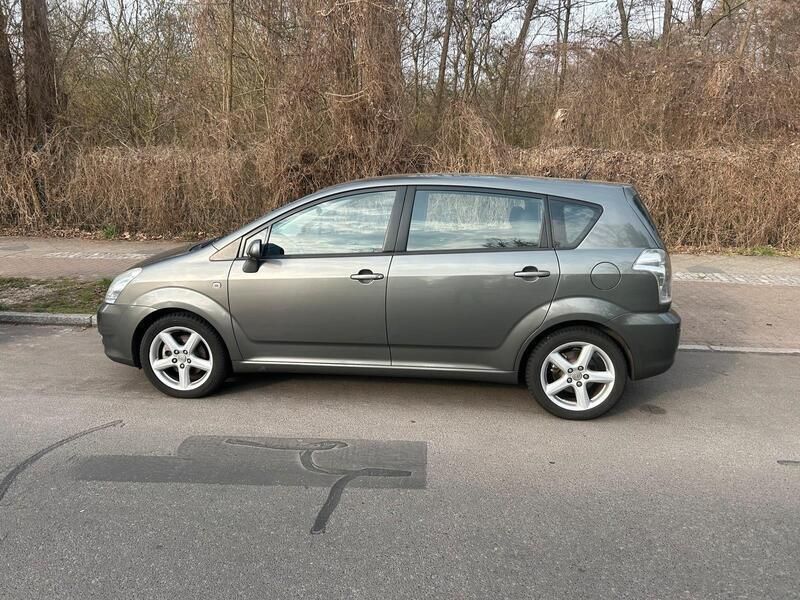 Grau Gebraucht 2007 Toyota Corolla Verso Van / Kleinbus | 5.300 € (Fairer Preis) - Bild 1/4