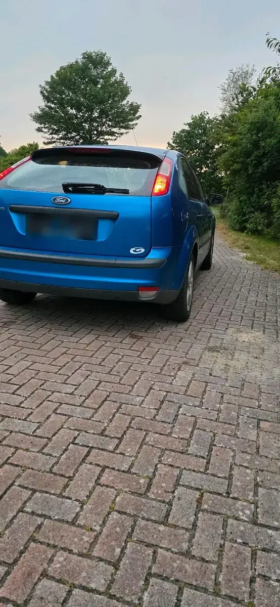 Gebraucht Ford Focus 101 PS (74 kW) 2008 Blau Limousine