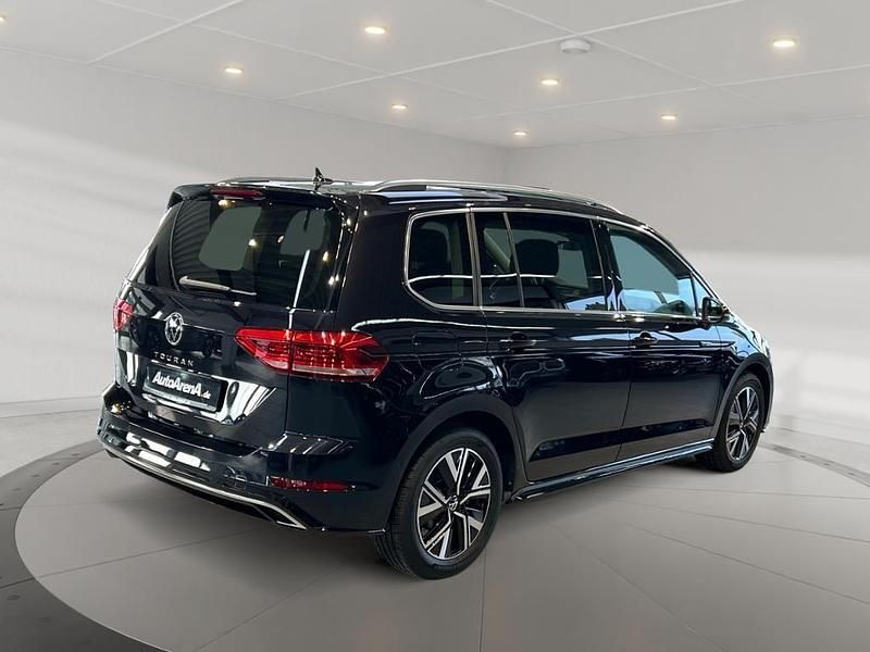 Gebraucht VW Touran Highline 150 PS (110 kW) 2025 Schwarz Van / Kleinbus