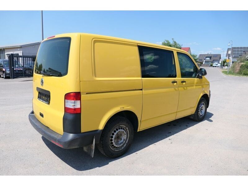 Gebraucht VW T5 84 PS (61 kW) 2013 Ginstergelb r1032 Van
