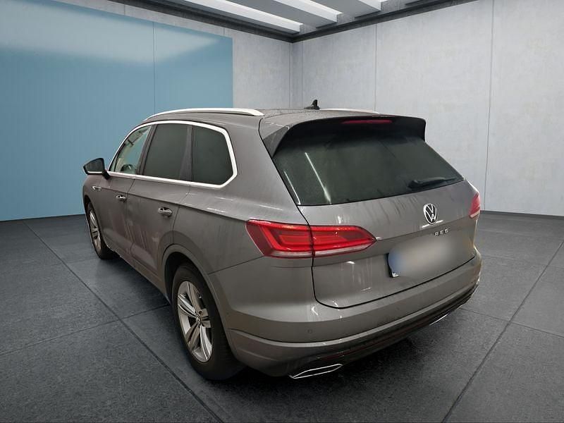 Gebraucht VW Touareg 231 PS (169 kW) 2023 Grau SUV