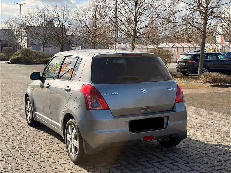Gebraucht Suzuki Swift Club 75 PS (55 kW) 2010 Grau Kleinwagen